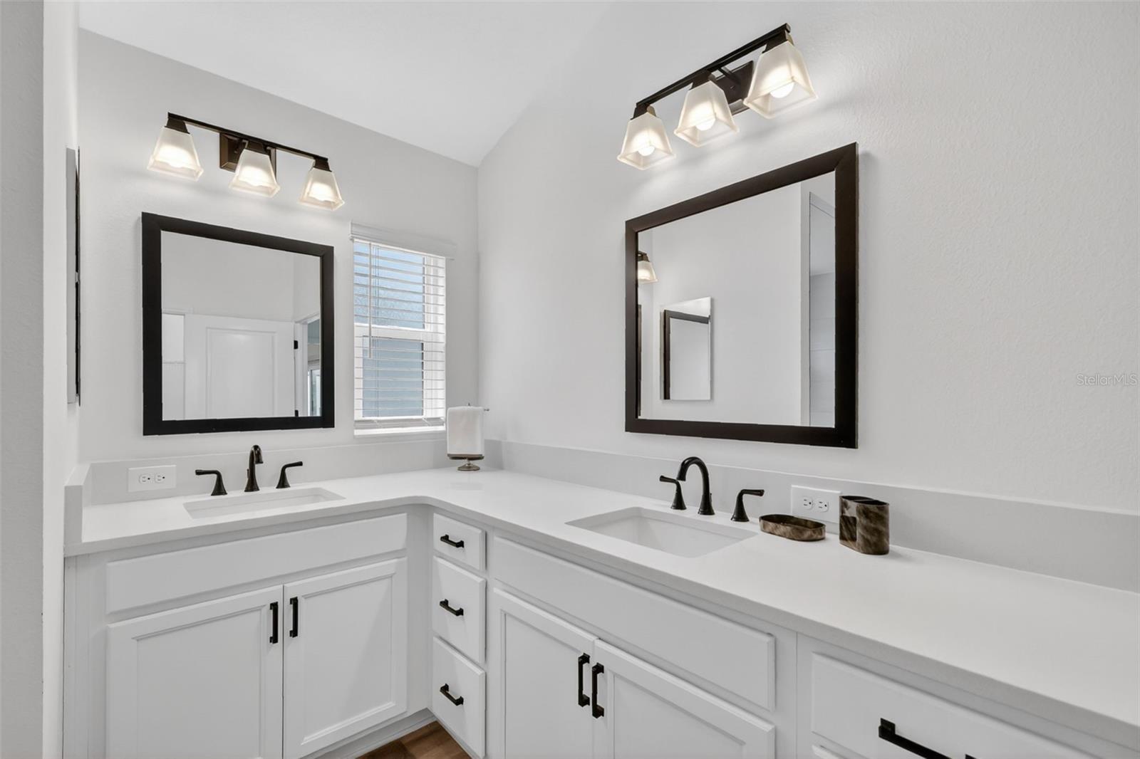 6857 BAYSINGER PATH, THE VILLAGES, FL — photo 47