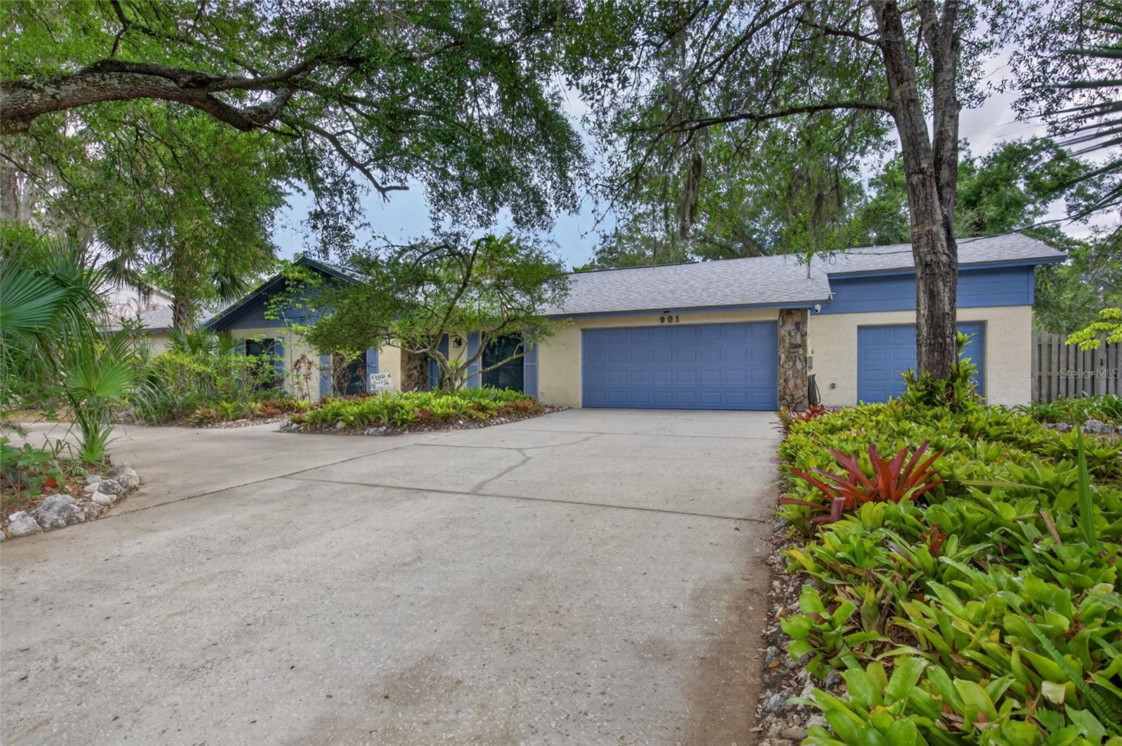 901 W RIVER DR, TEMPLE TERRACE, FL