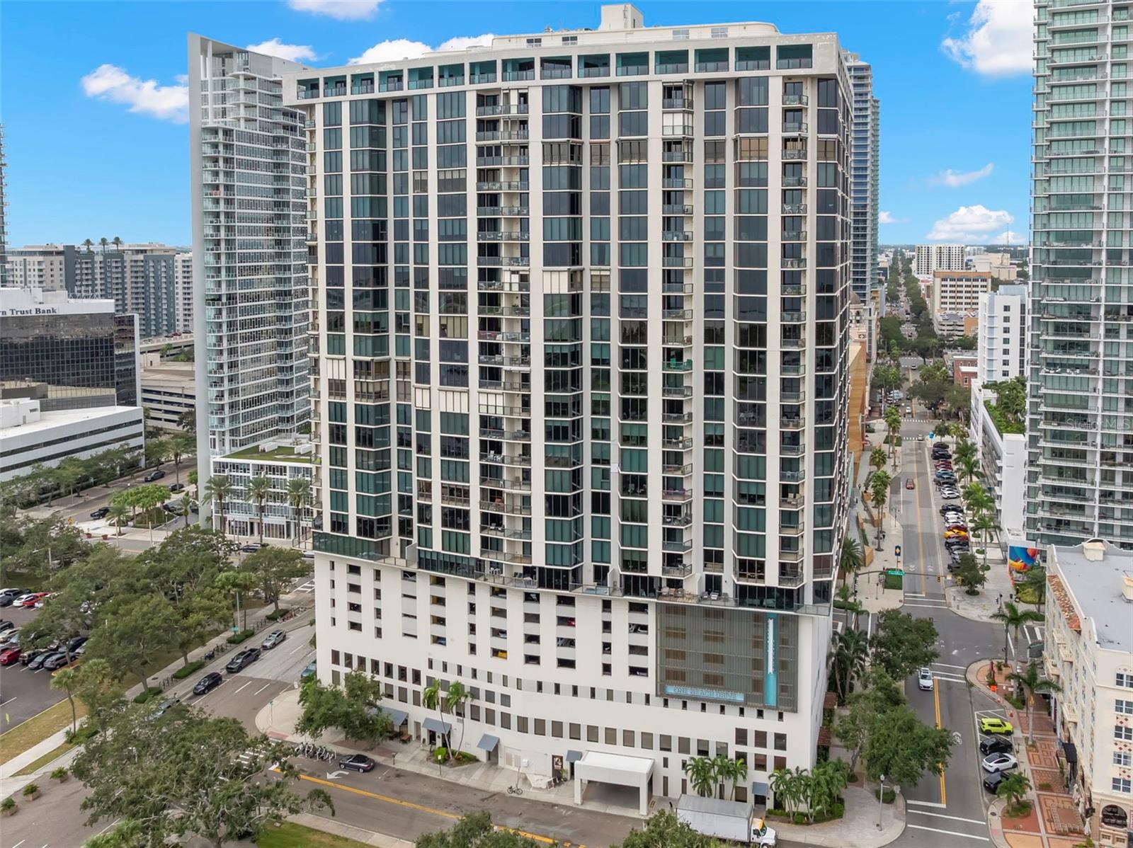 1 BEACH DR SE #2109, ST PETERSBURG, FL