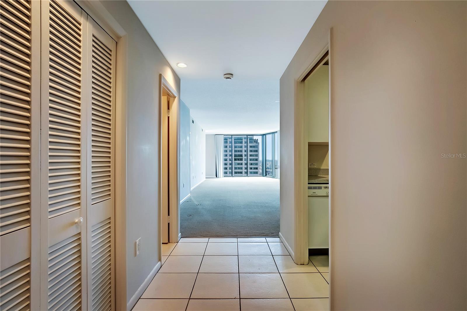 1 BEACH DR SE #2109, ST PETERSBURG, FL — photo 2