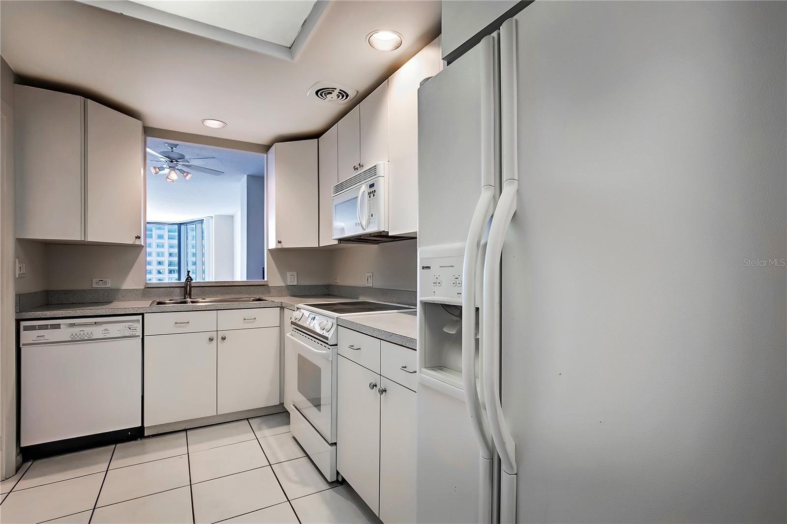 1 BEACH DR SE #2109, ST PETERSBURG, FL — photo 8