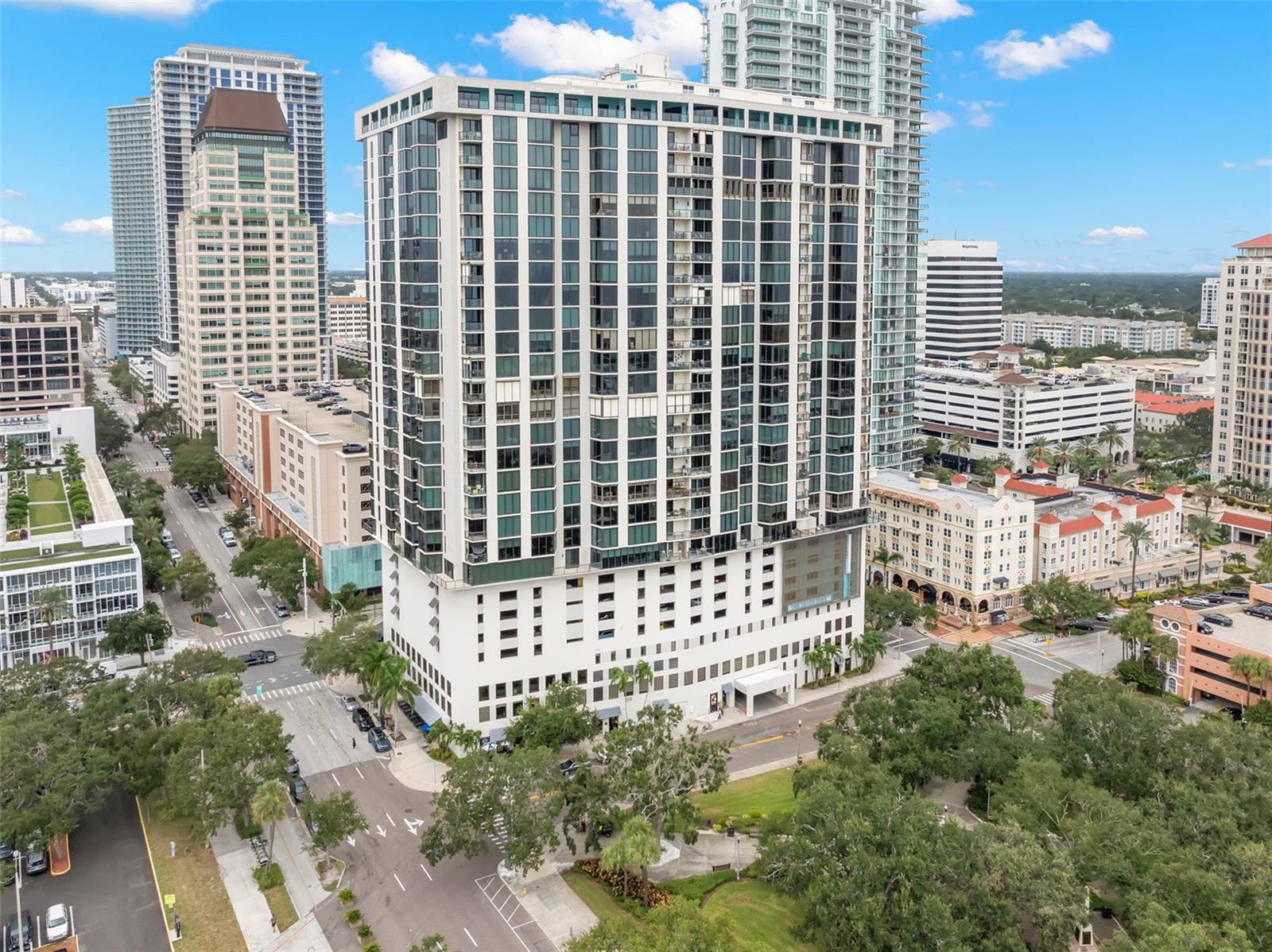 1 BEACH DR SE #2109, ST PETERSBURG, FL — photo 31