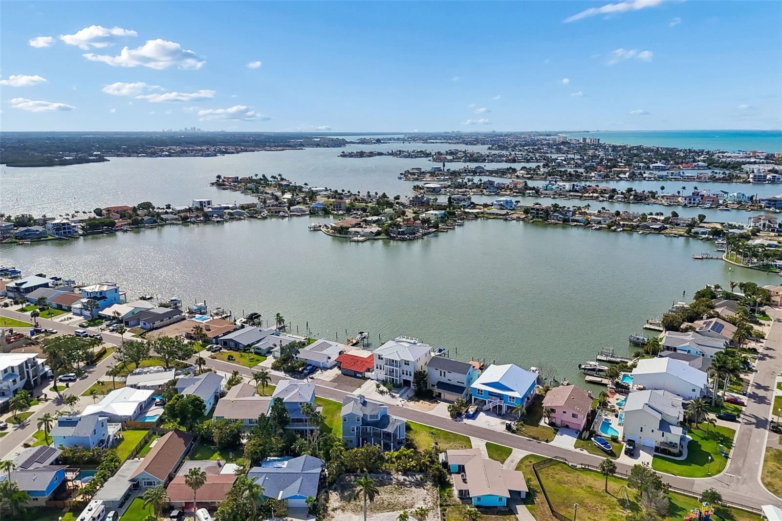 211 176TH TERRACE DR E, REDINGTON SHORES, FL — photo 4