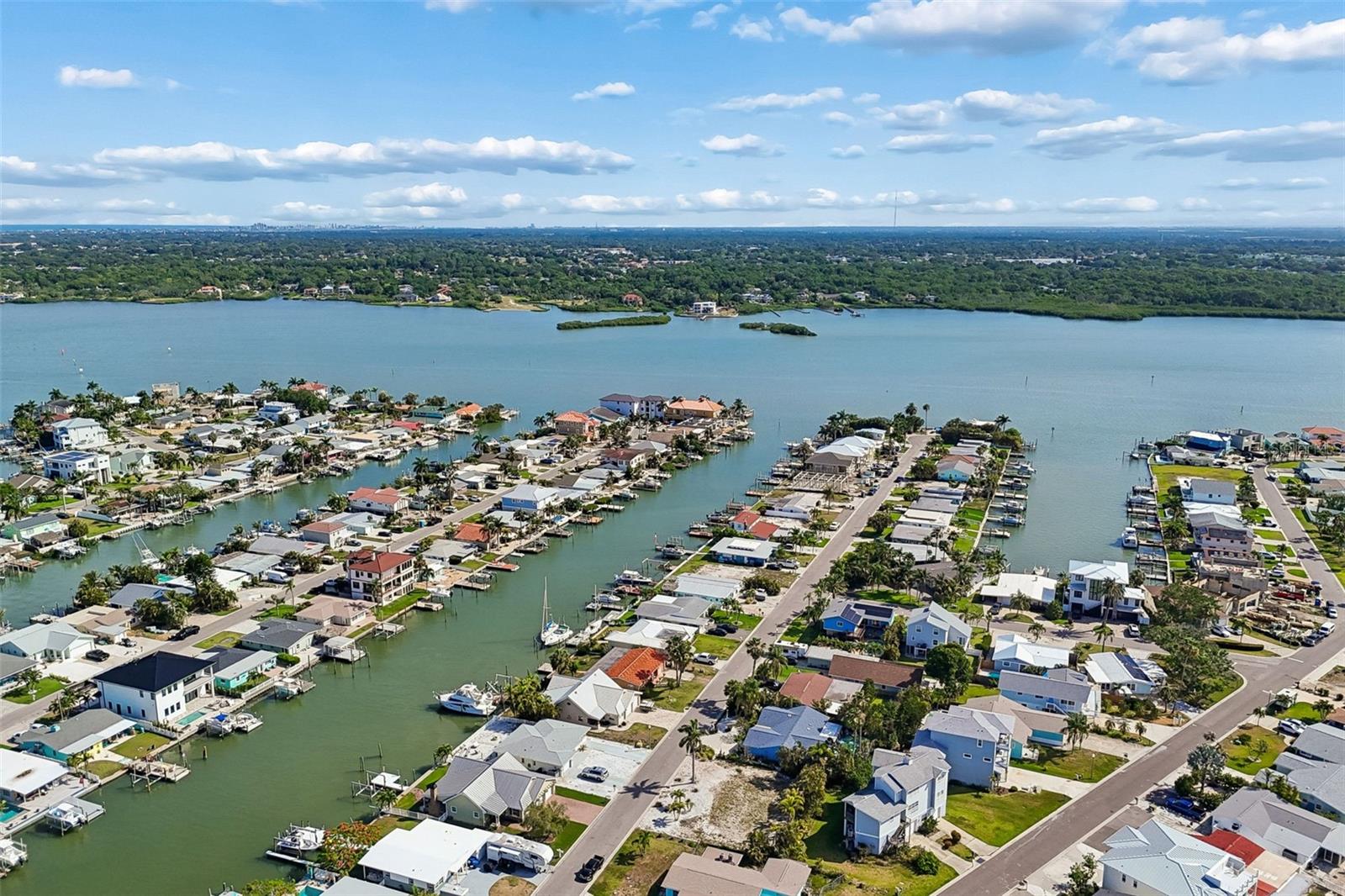 211 176TH TERRACE DR E, REDINGTON SHORES, FL — photo 9