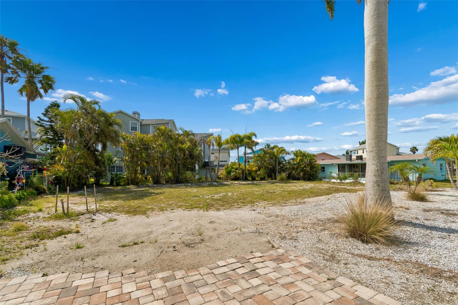 211 176TH TERRACE DR E, REDINGTON SHORES, FL — photo 17