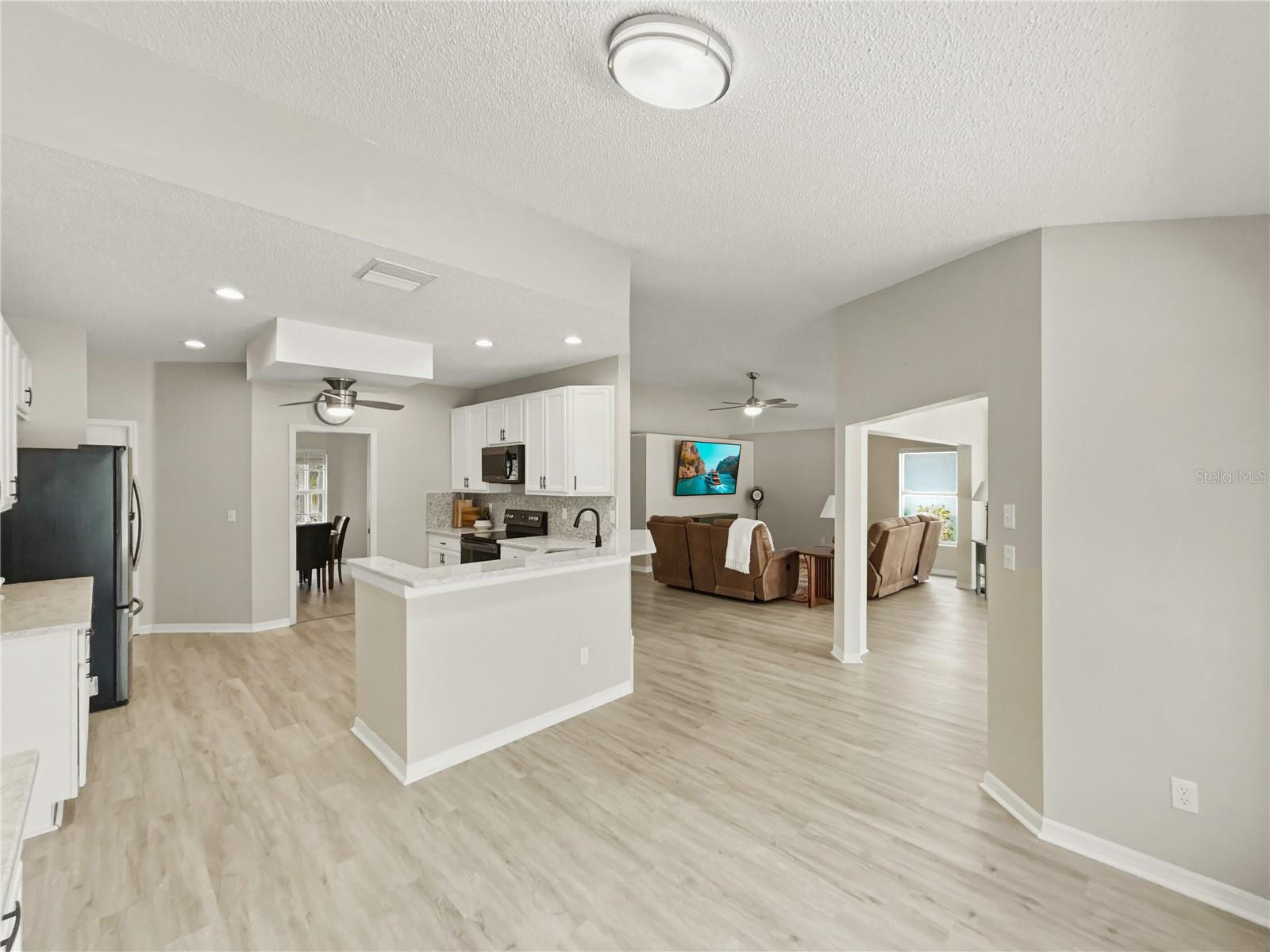 2309 E DEL WEBB BLVD, SUN CITY CENTER, FL — photo 16