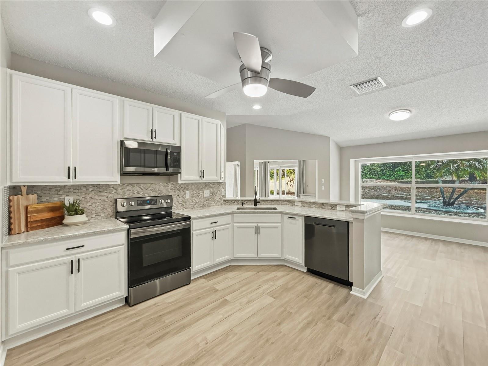 2309 E DEL WEBB BLVD, SUN CITY CENTER, FL — photo 18