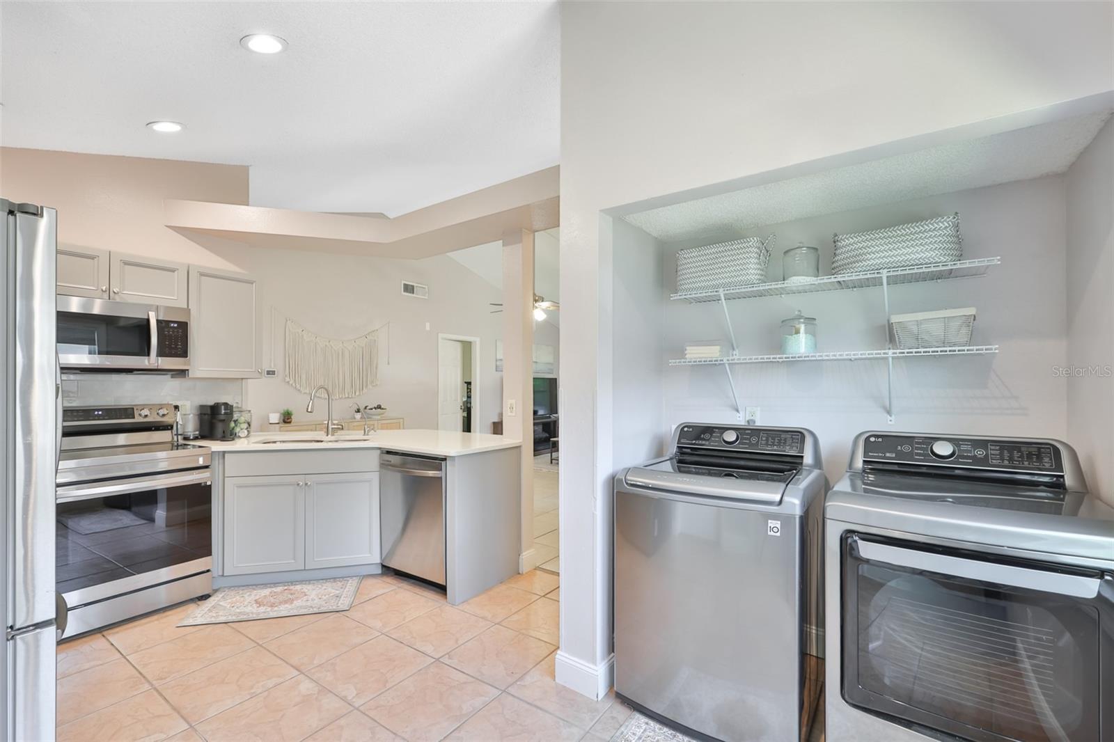 12832 COVERDALE DR, TAMPA, FL — photo 4