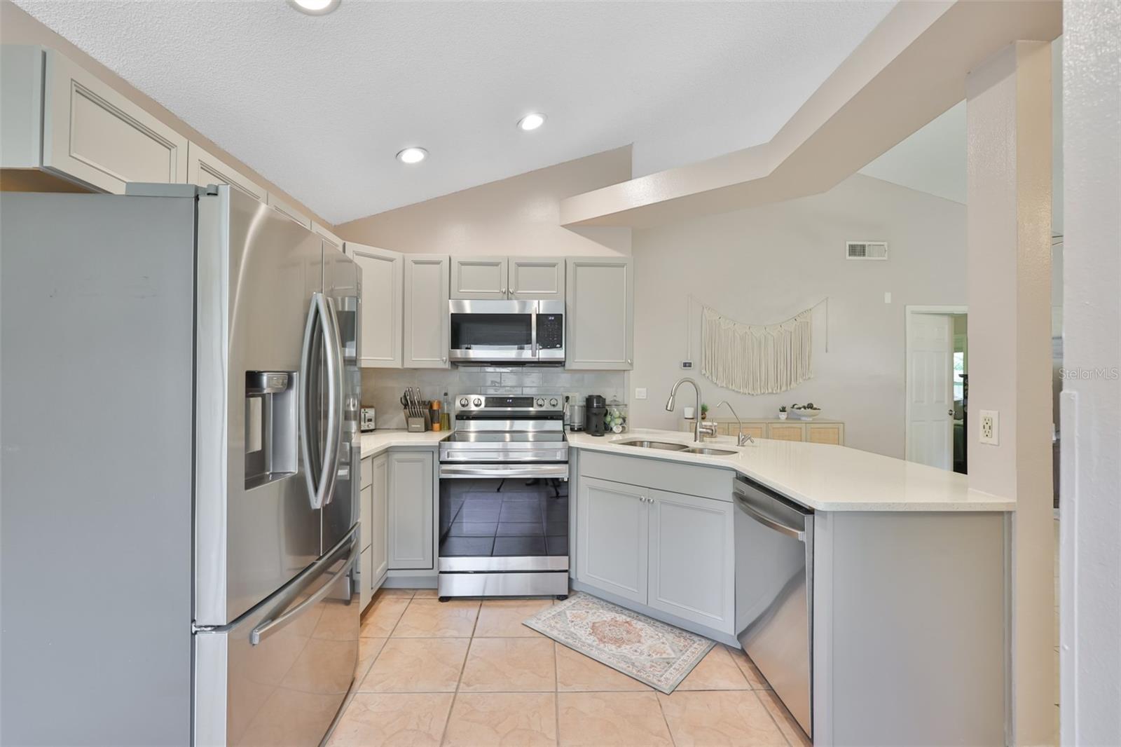 12832 COVERDALE DR, TAMPA, FL — photo 26