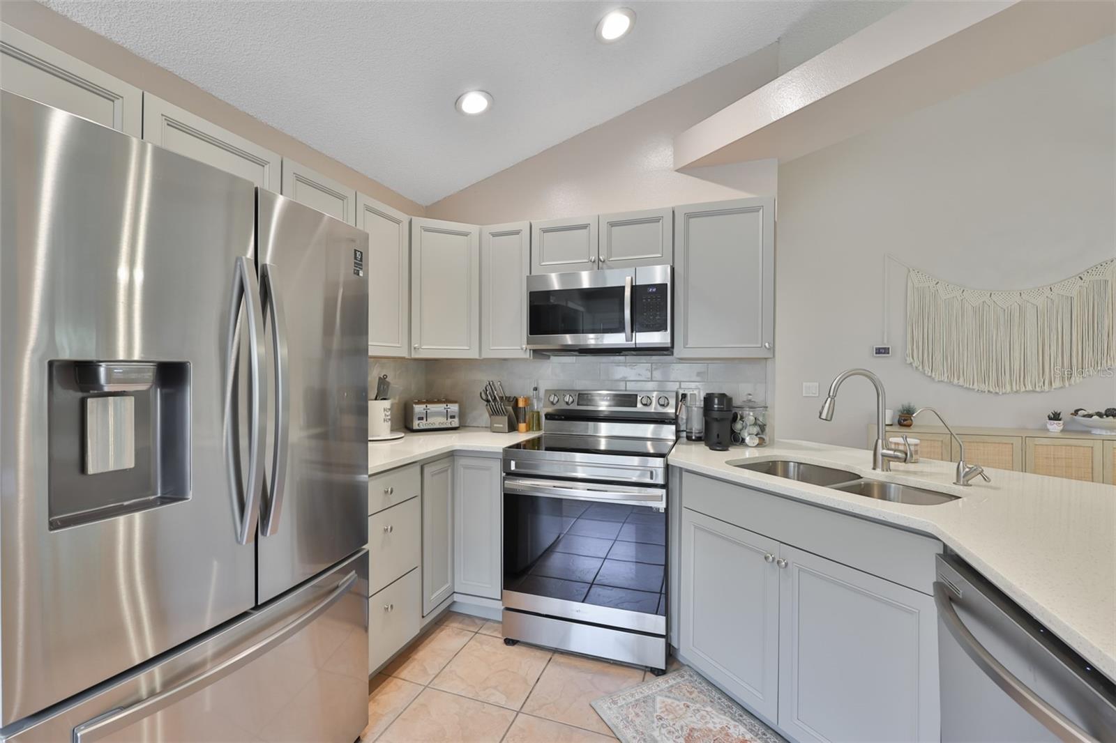 12832 COVERDALE DR, TAMPA, FL — photo 27