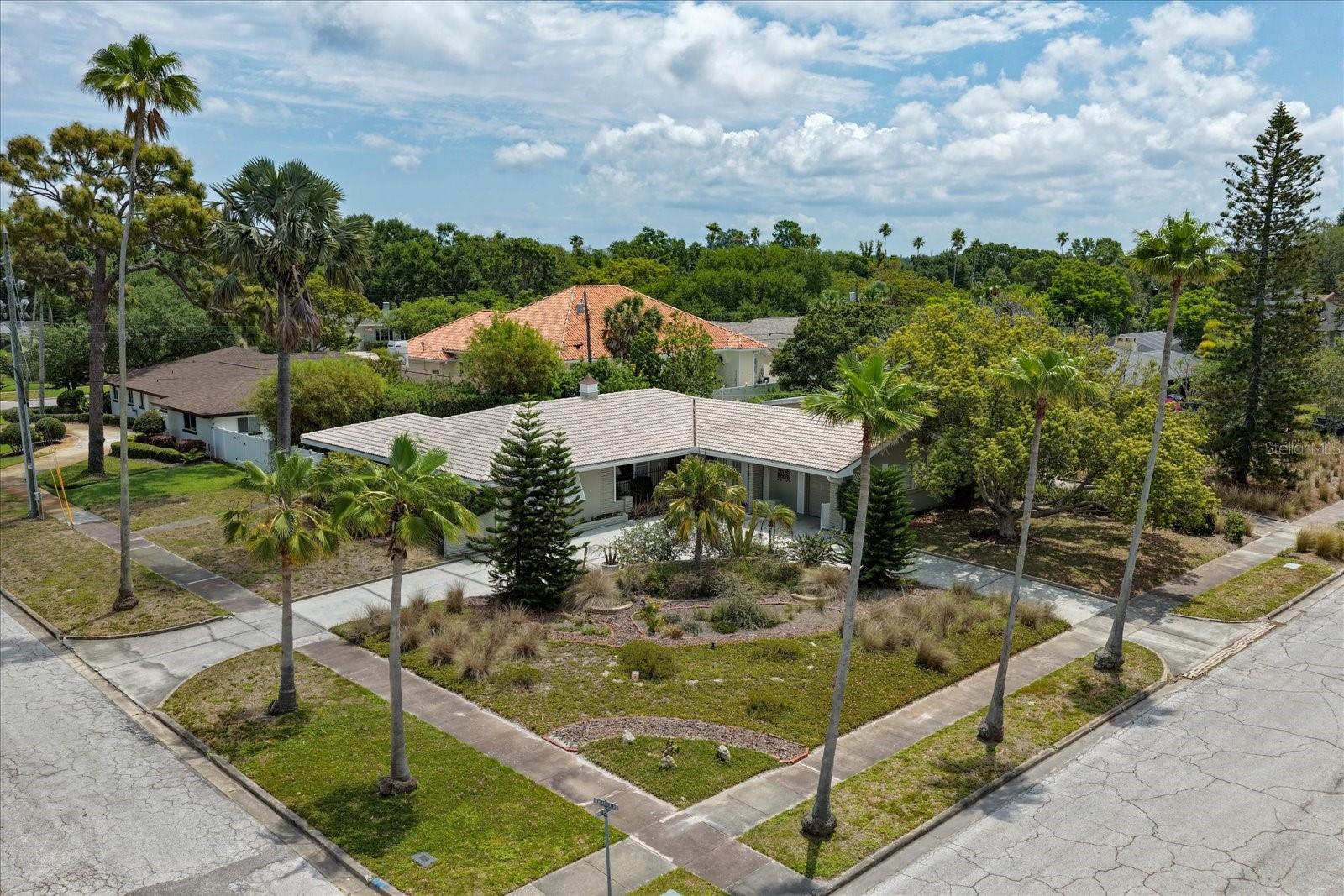 109 PONCE DE LEON BLVD, BELLEAIR, FL