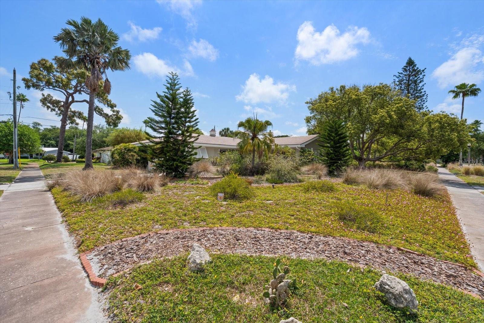 109 PONCE DE LEON BLVD, BELLEAIR, FL — photo 29