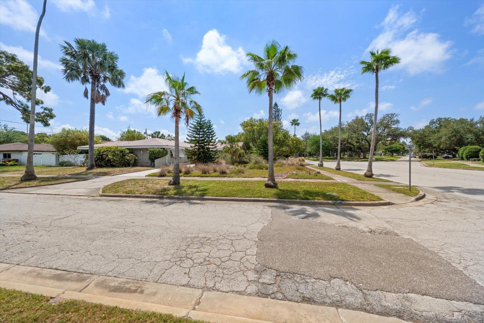 109 PONCE DE LEON BLVD, BELLEAIR, FL — photo 30