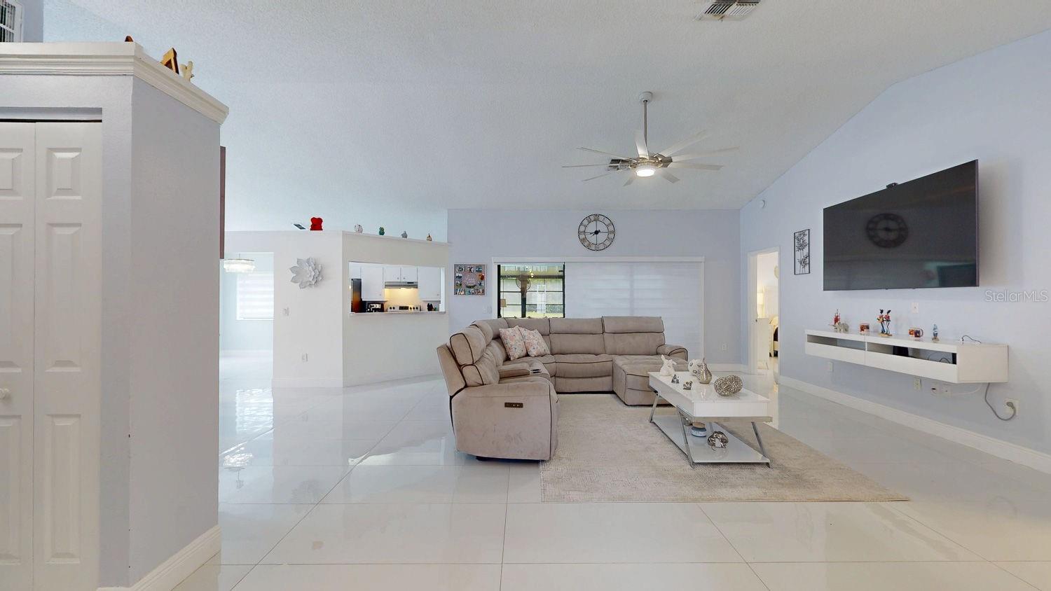 8141 GOLF CLUB CT, HUDSON, FL — photo 11