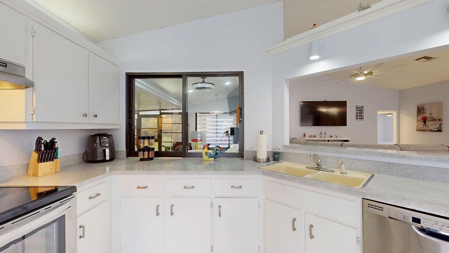 8141 GOLF CLUB CT, HUDSON, FL — photo 19