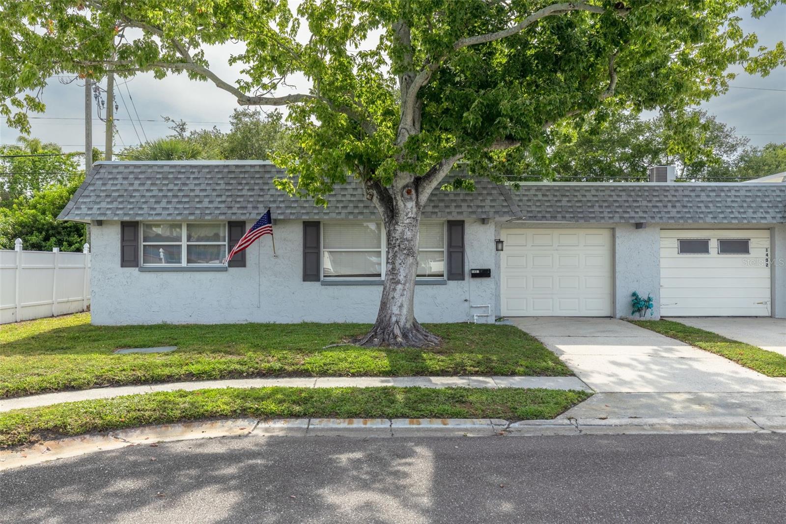 1401 CARA DR #1401, LARGO, FL