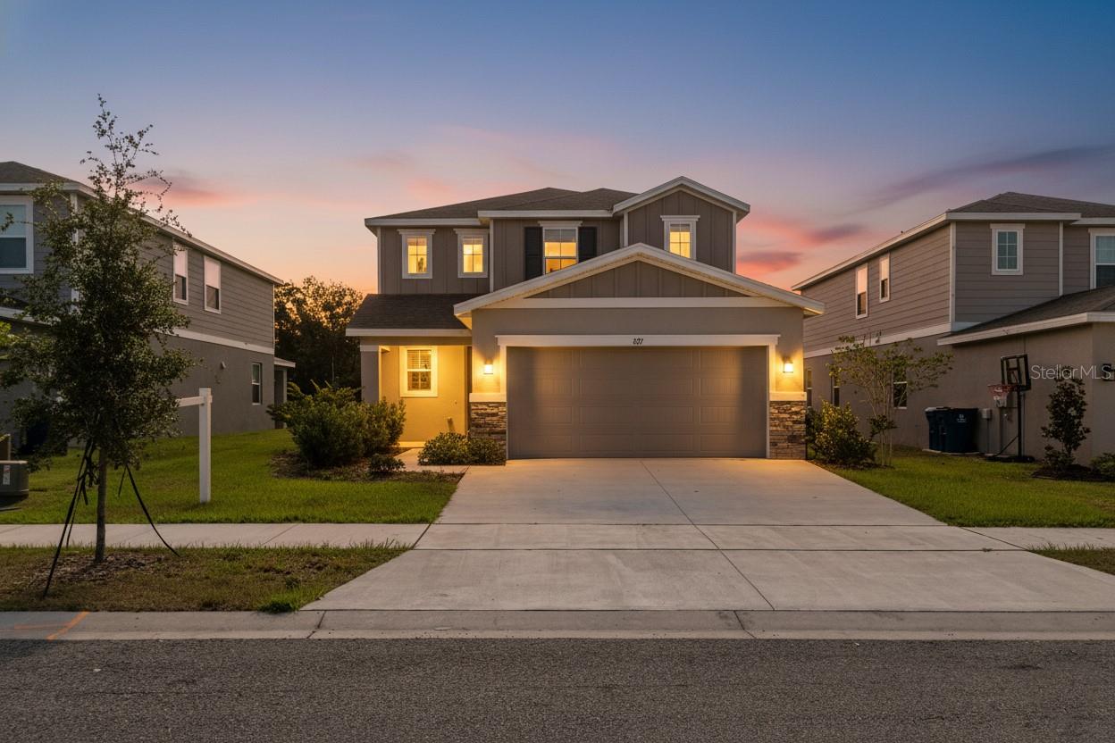 821 BLUE CREEK DR, HAINES CITY, FL — photo 2