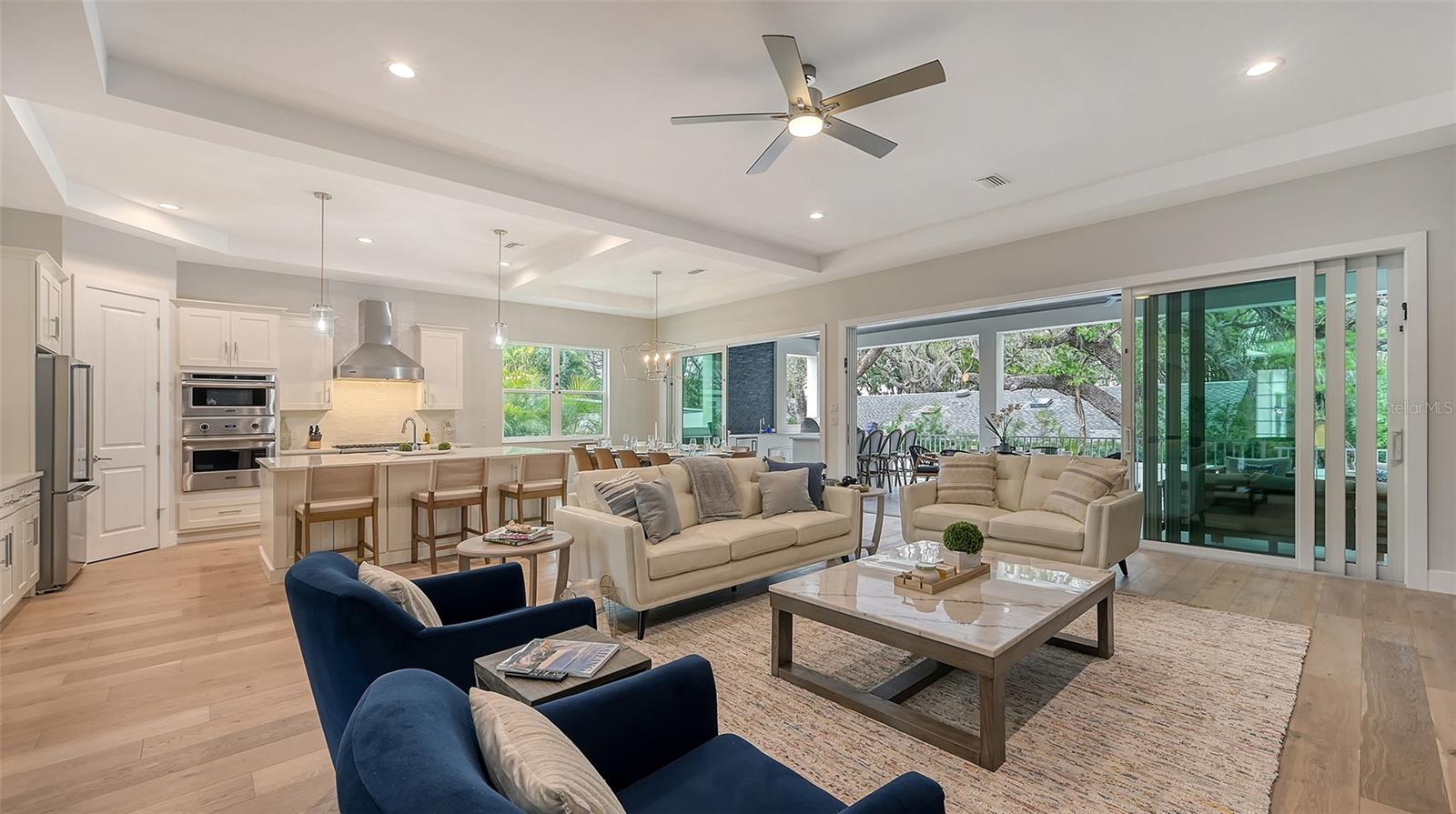 1537 SIESTA DR, SARASOTA, FL — photo 6