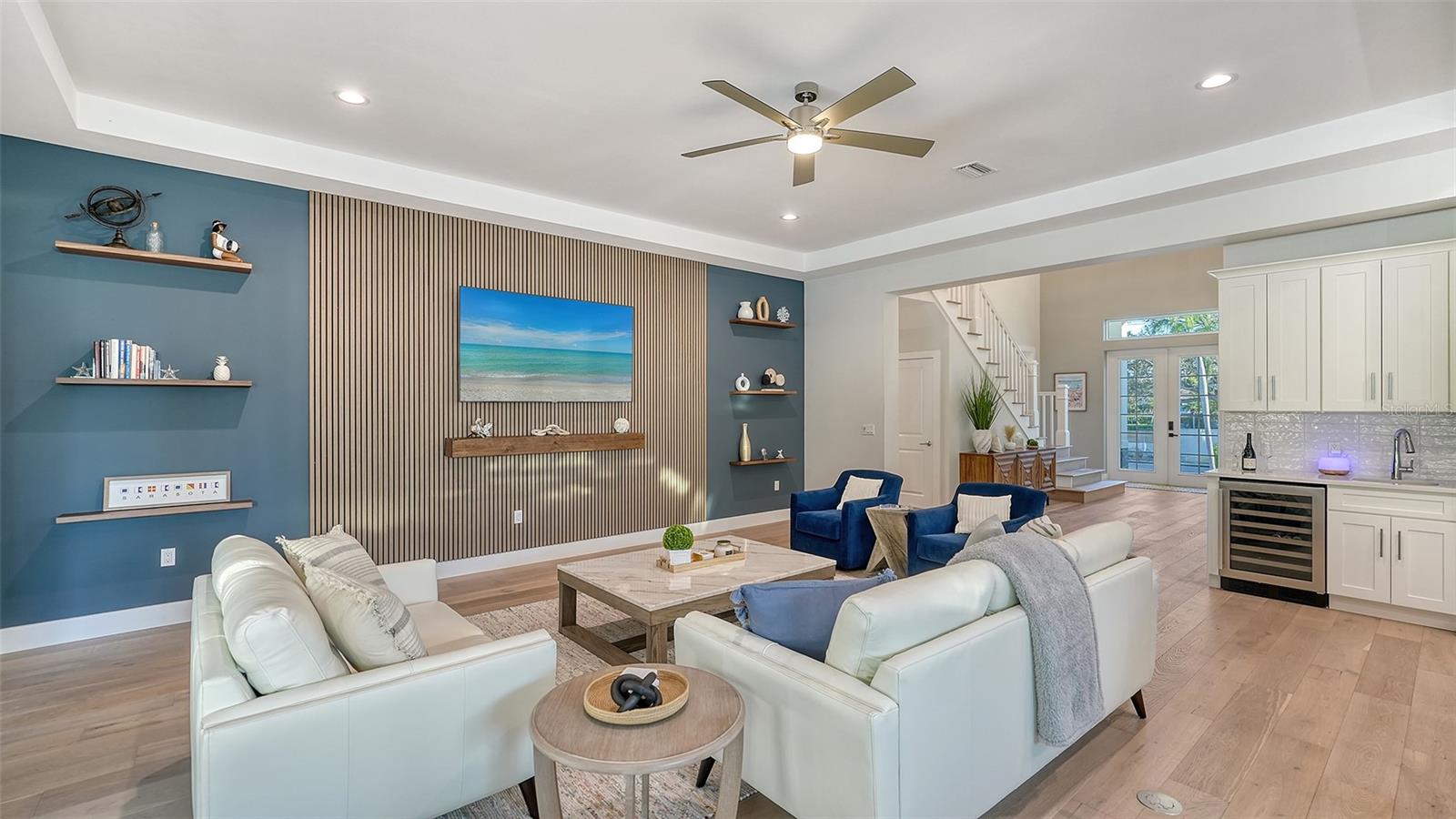 1537 SIESTA DR, SARASOTA, FL — photo 9