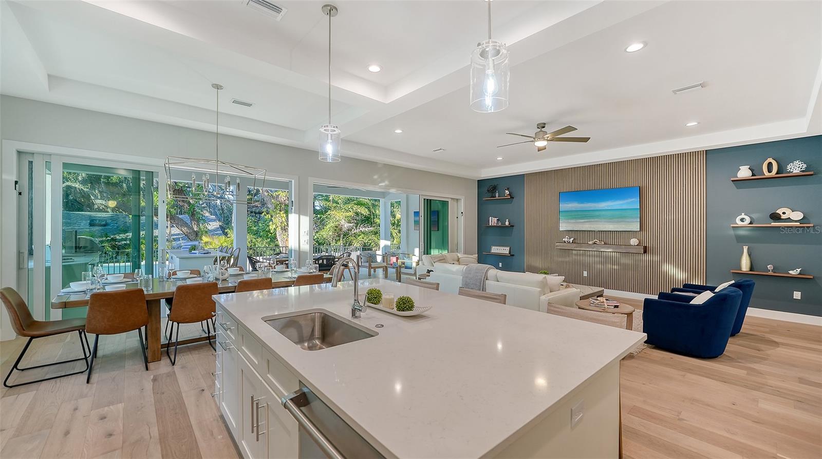 1537 SIESTA DR, SARASOTA, FL — photo 17