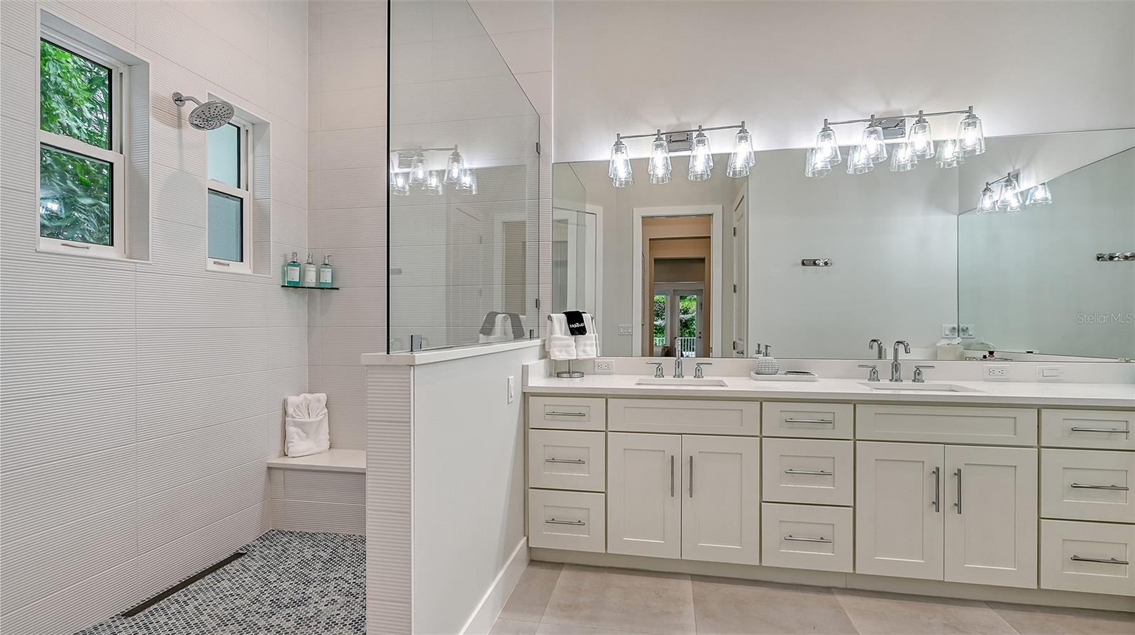 1537 SIESTA DR, SARASOTA, FL — photo 38