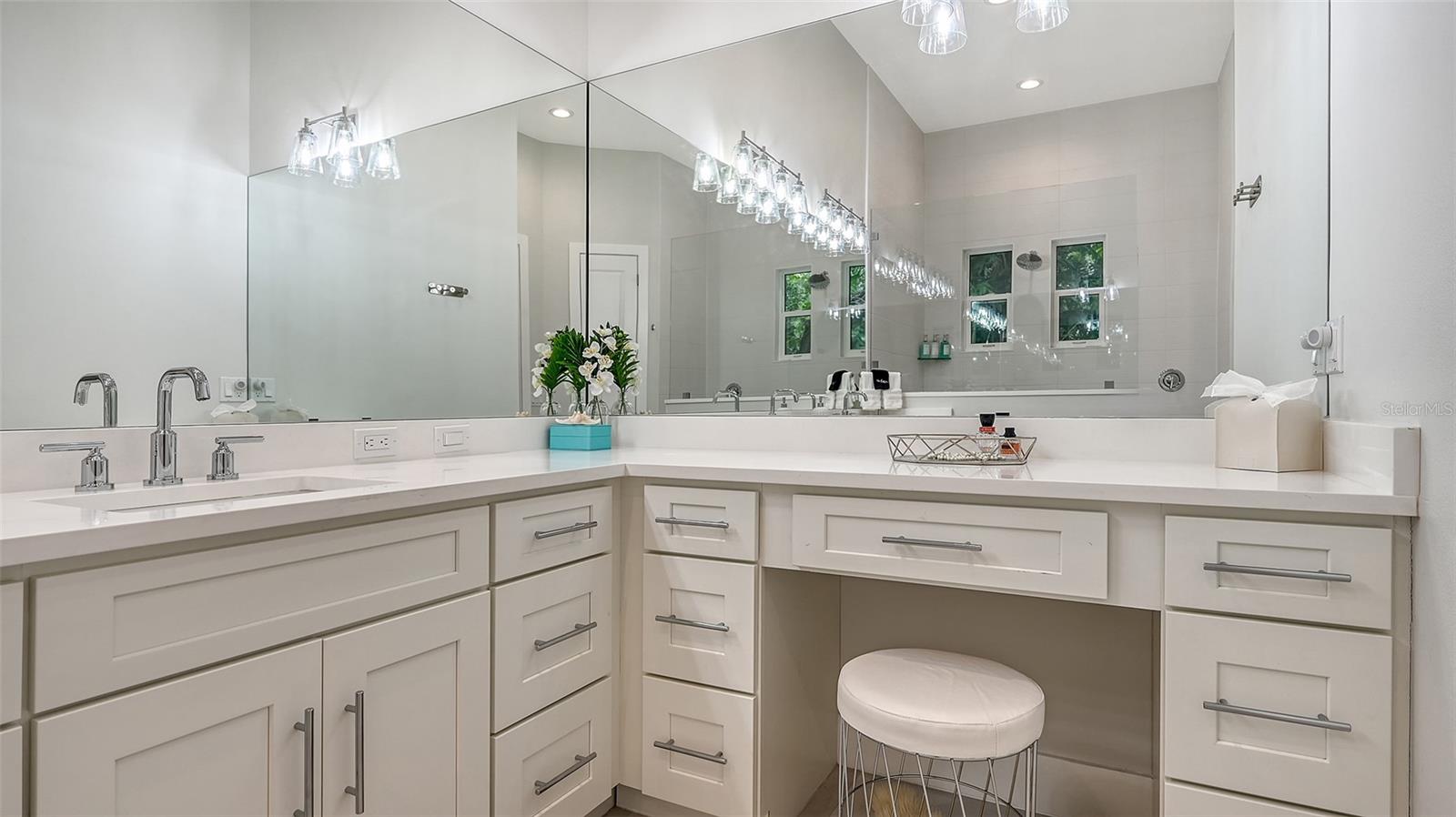 1537 SIESTA DR, SARASOTA, FL — photo 39