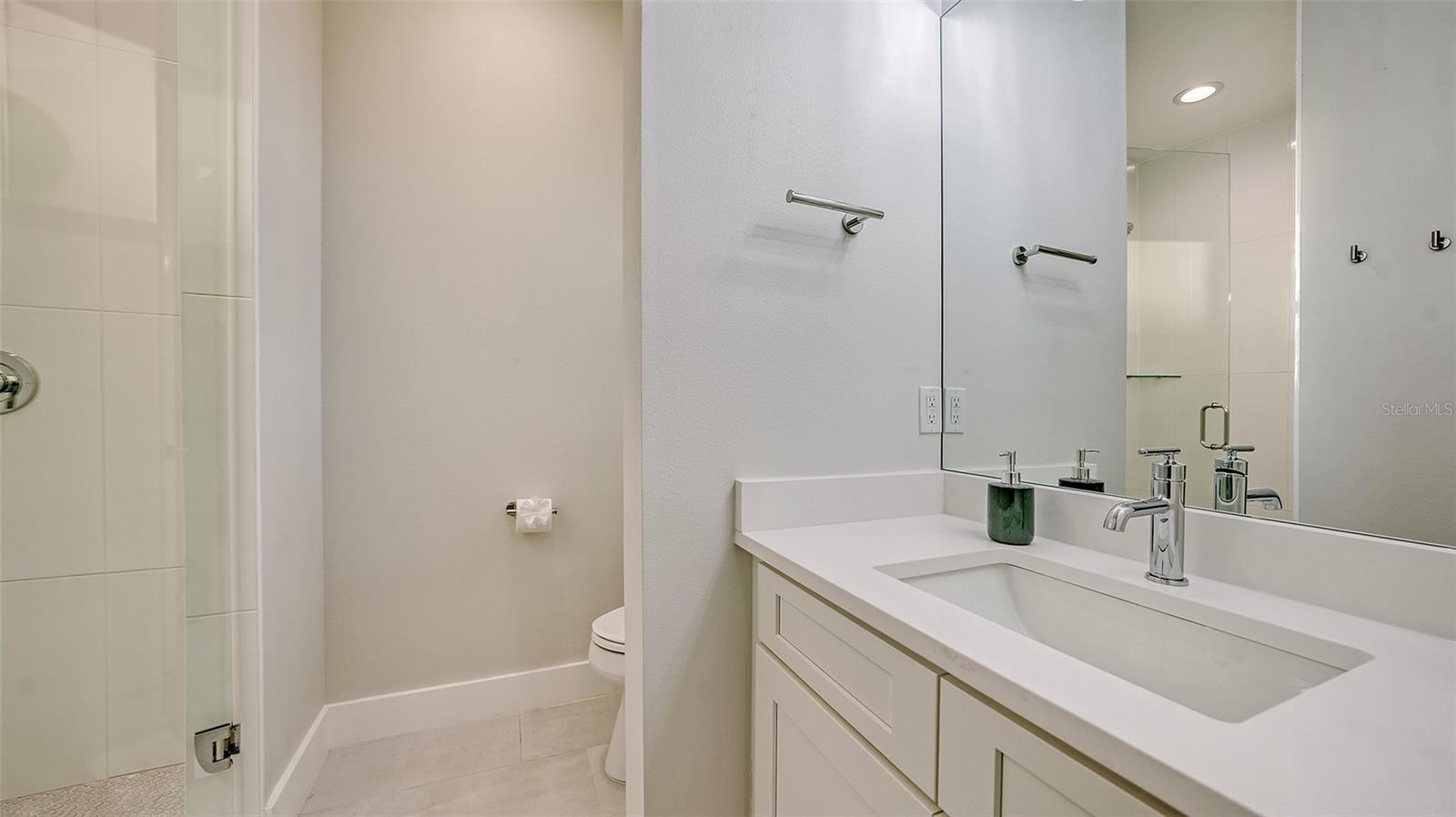 1537 SIESTA DR, SARASOTA, FL — photo 60