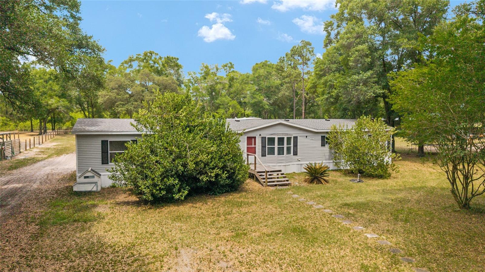 19551 SE 42ND PL, MORRISTON, FL — photo 2