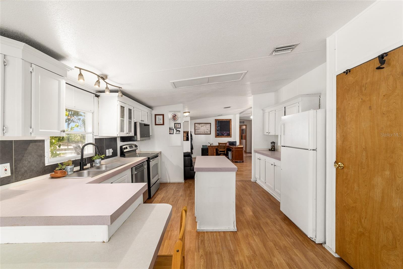 19551 SE 42ND PL, MORRISTON, FL — photo 18