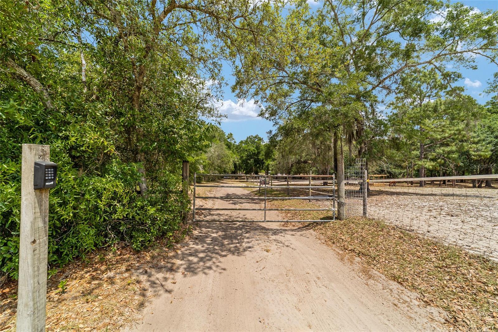 19551 SE 42ND PL, MORRISTON, FL — photo 46