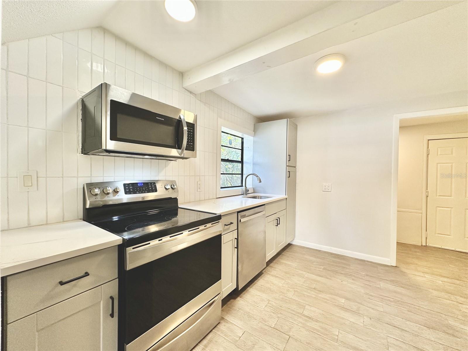 2928 W ELROD AVE, TAMPA, FL — photo 4