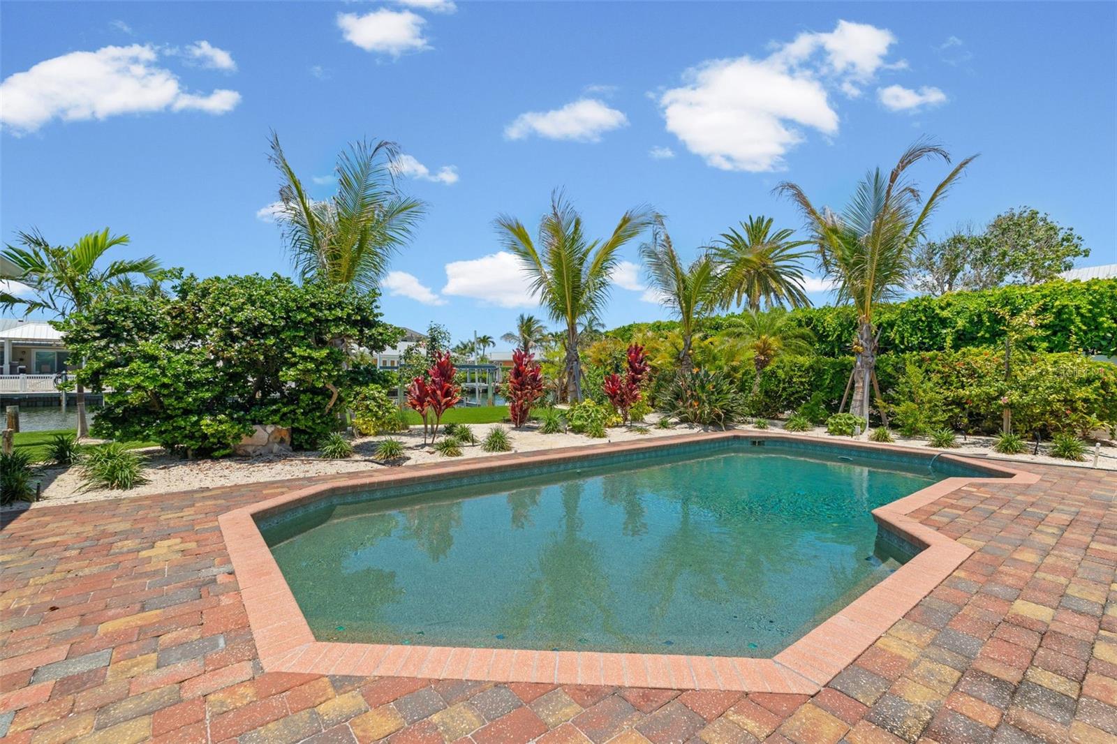 528 KEY ROYALE DR, HOLMES BEACH, FL — photo 42