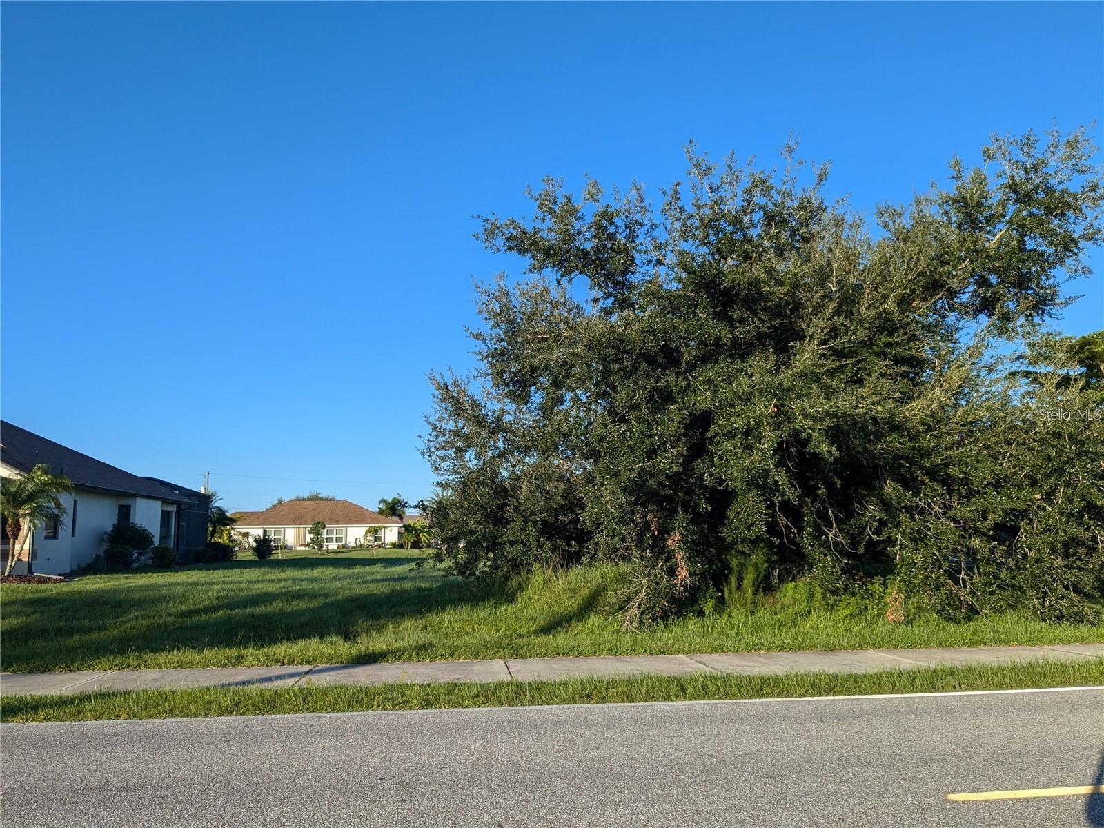 1327 RIO DE JANEIRO AVE, PUNTA GORDA, FL