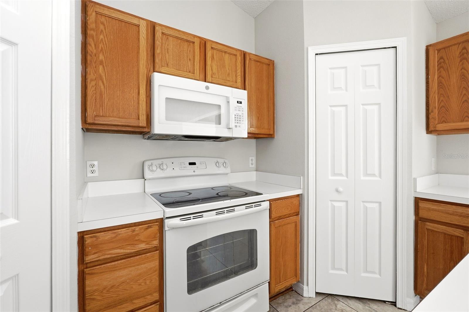 955 LOUVRE CT, KISSIMMEE, FL — photo 7