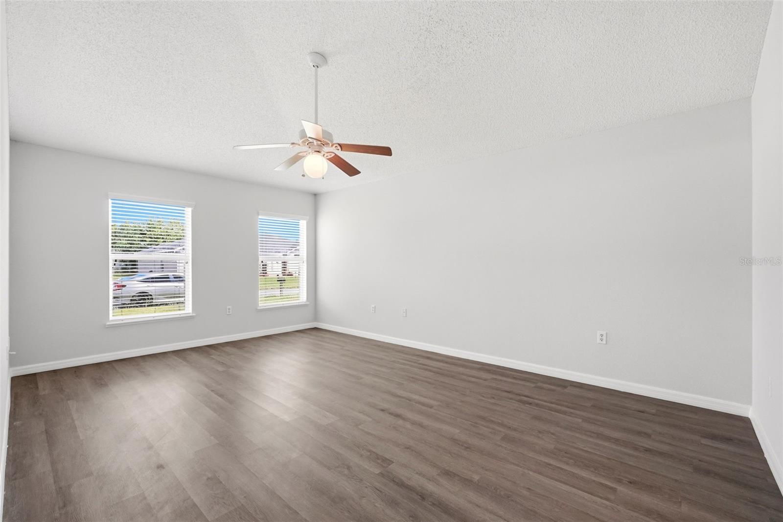 955 LOUVRE CT, KISSIMMEE, FL — photo 29