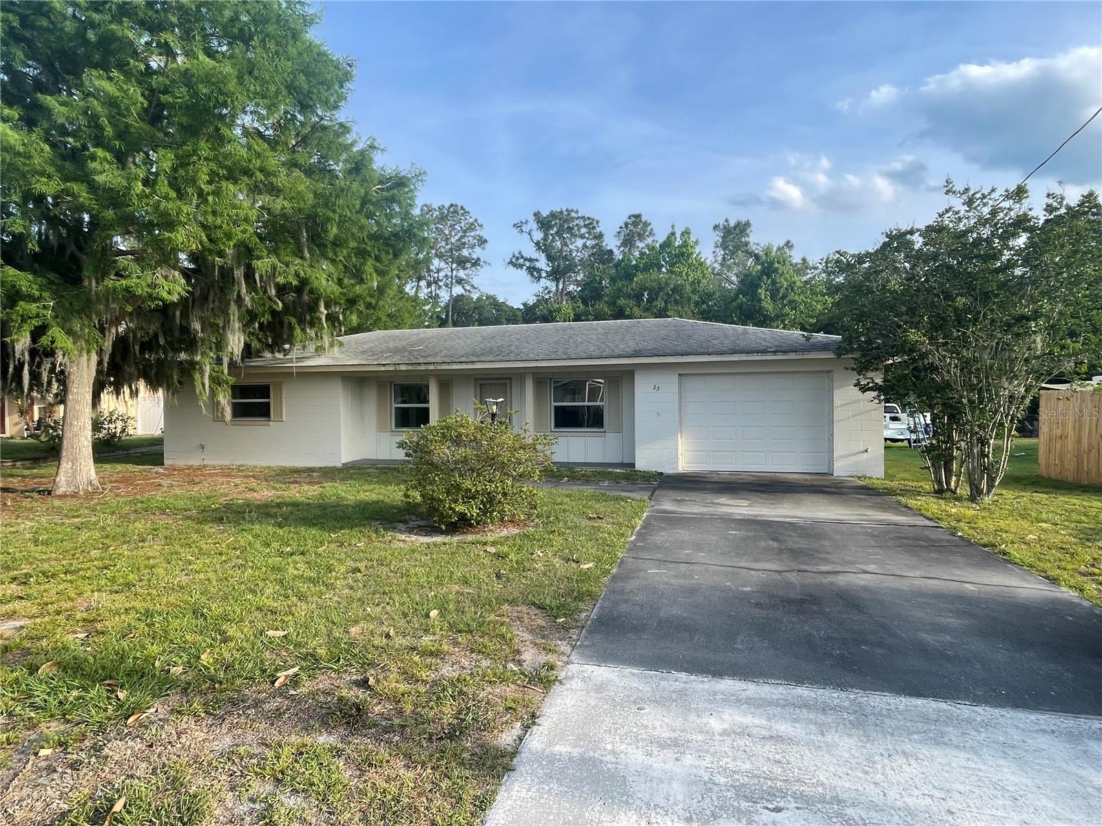 23 LONESOME PINE TRL, YALAHA, FL