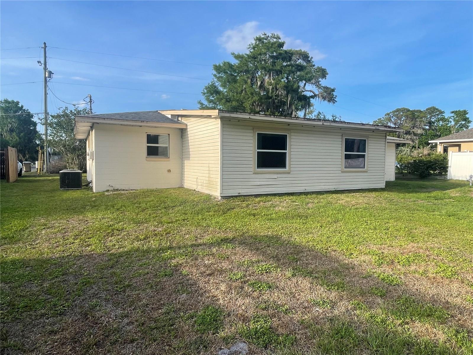 23 LONESOME PINE TRL, YALAHA, FL — photo 51