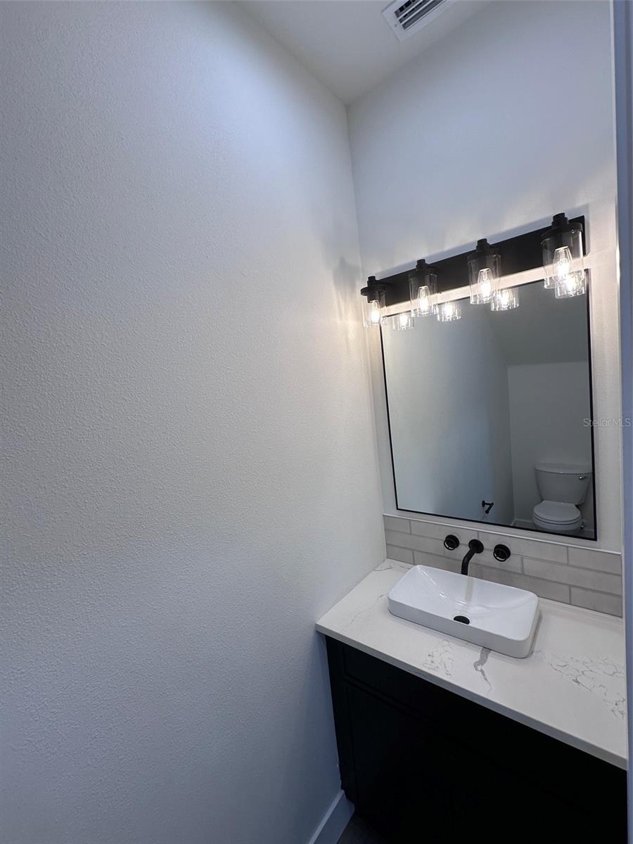 1525 29TH AVE N, ST PETERSBURG, FL — photo 6
