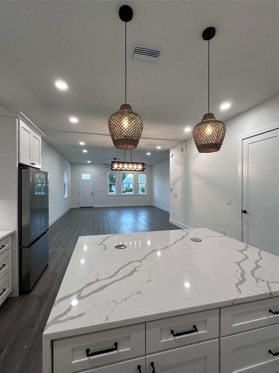 1525 29TH AVE N, ST PETERSBURG, FL — photo 9
