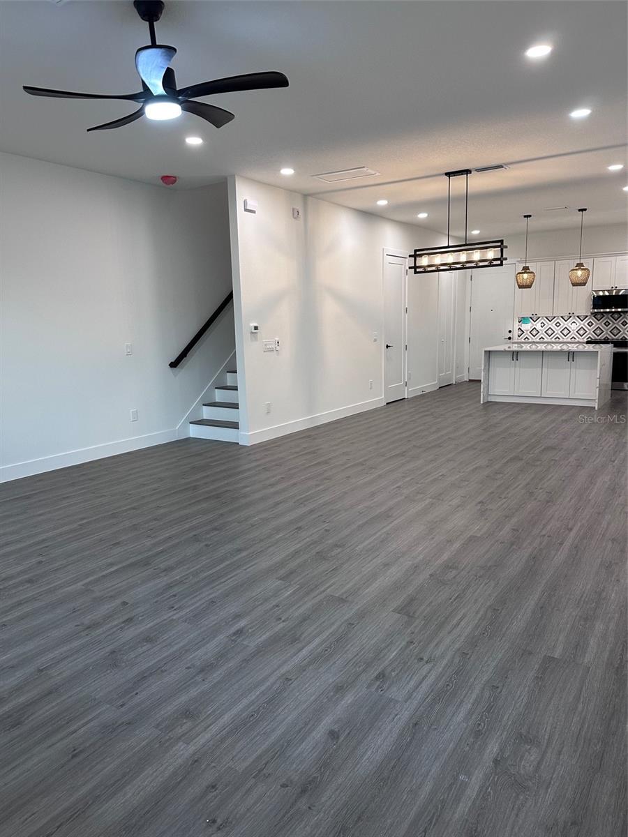 1525 29TH AVE N, ST PETERSBURG, FL — photo 10