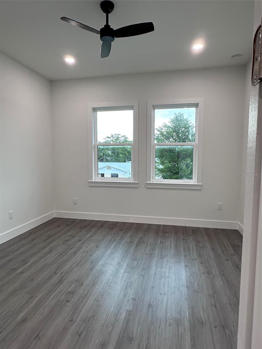 1525 29TH AVE N, ST PETERSBURG, FL — photo 11