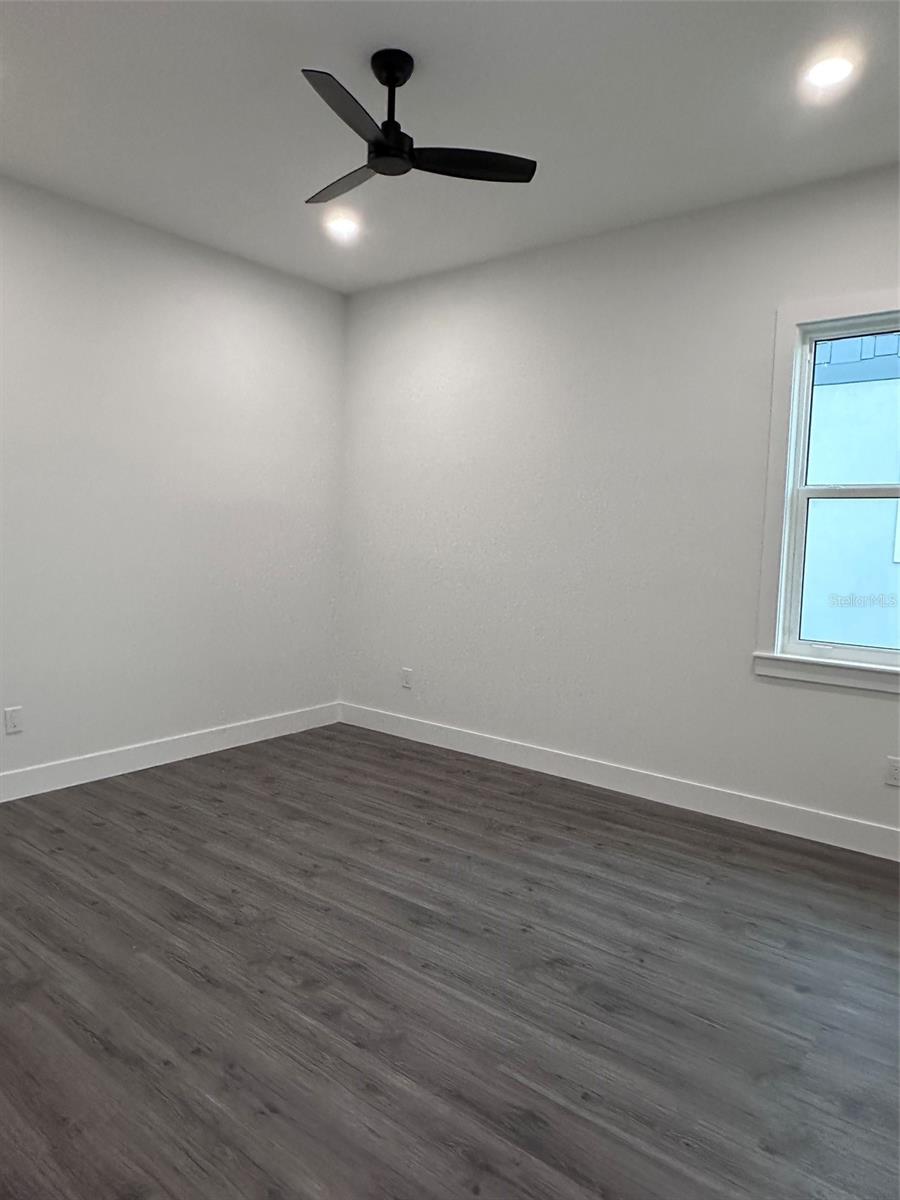 1525 29TH AVE N, ST PETERSBURG, FL — photo 15