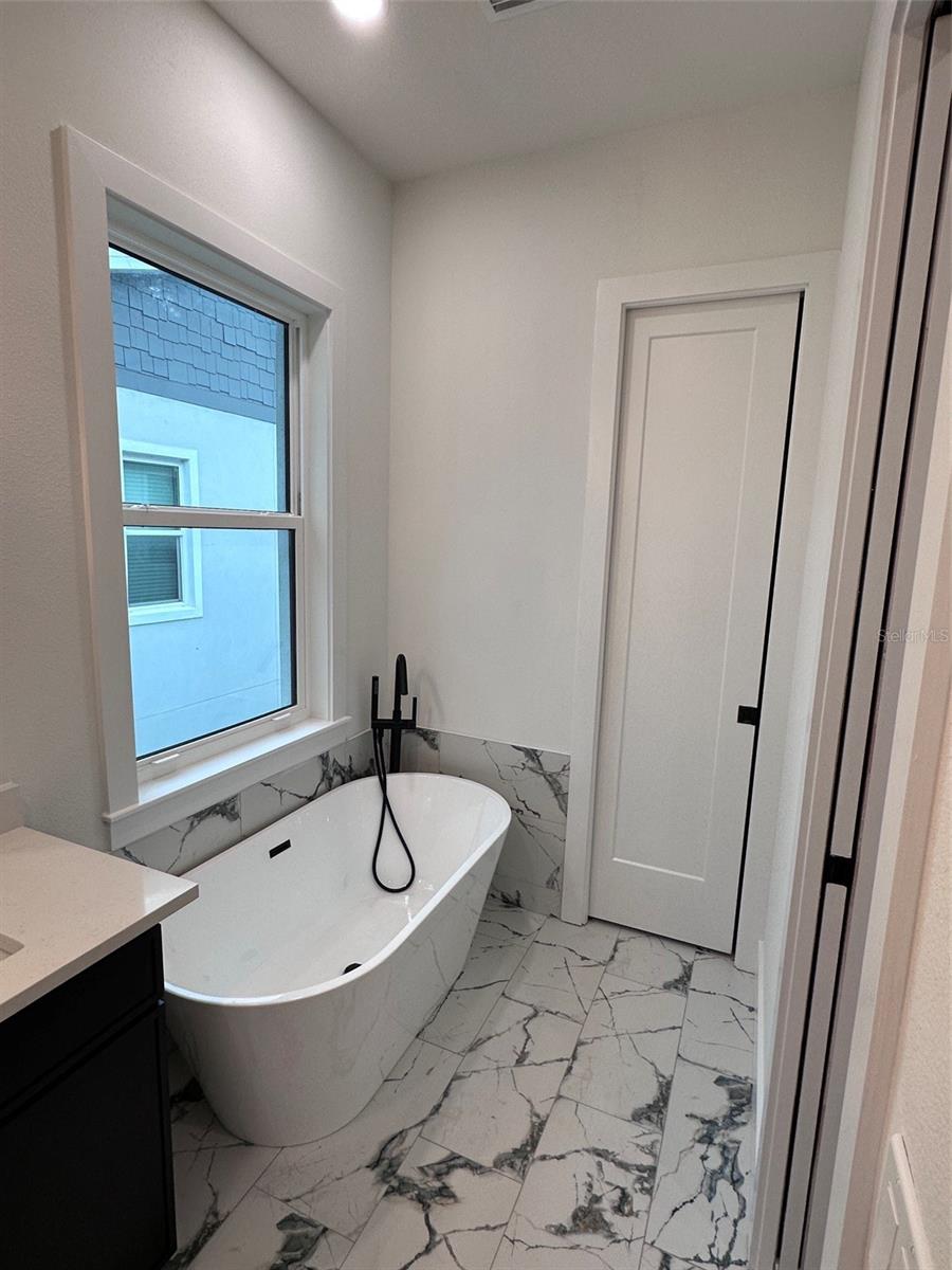 1525 29TH AVE N, ST PETERSBURG, FL — photo 21