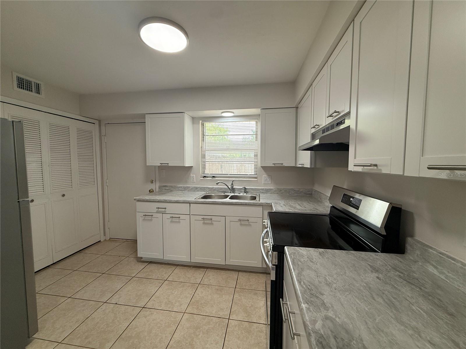 6030 SW 12TH PL #2, GAINESVILLE, FL — photo 3
