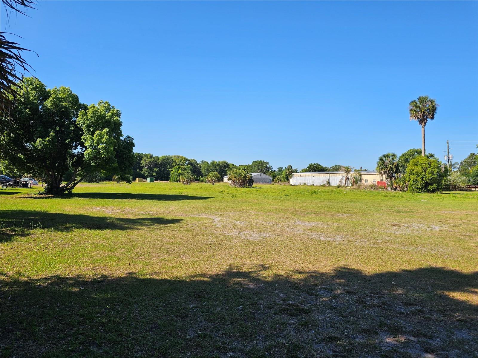 123 W 2ND AVE, PIERSON, FL — photo 16