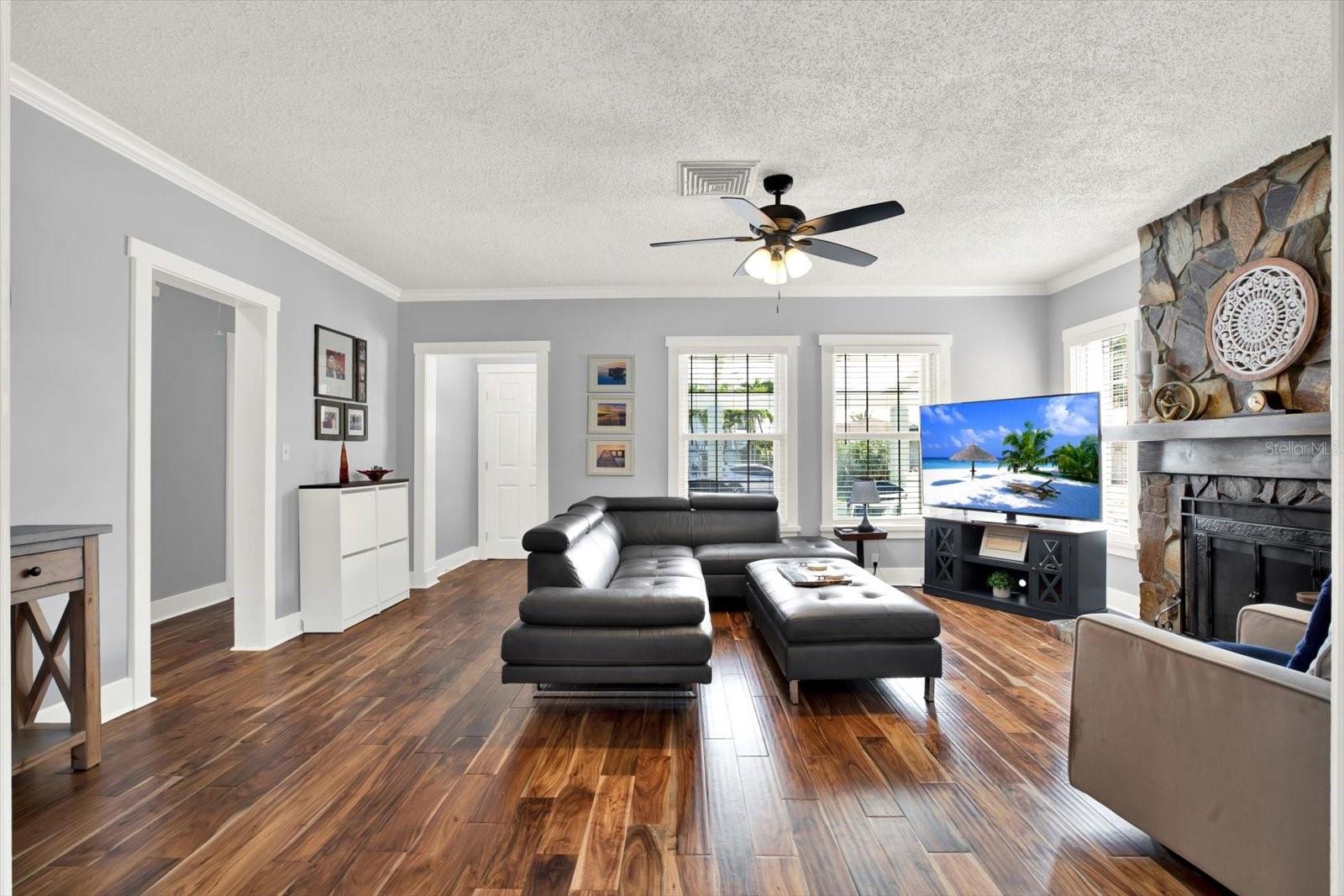 15656 1ST ST E, REDINGTON BEACH, FL — photo 4