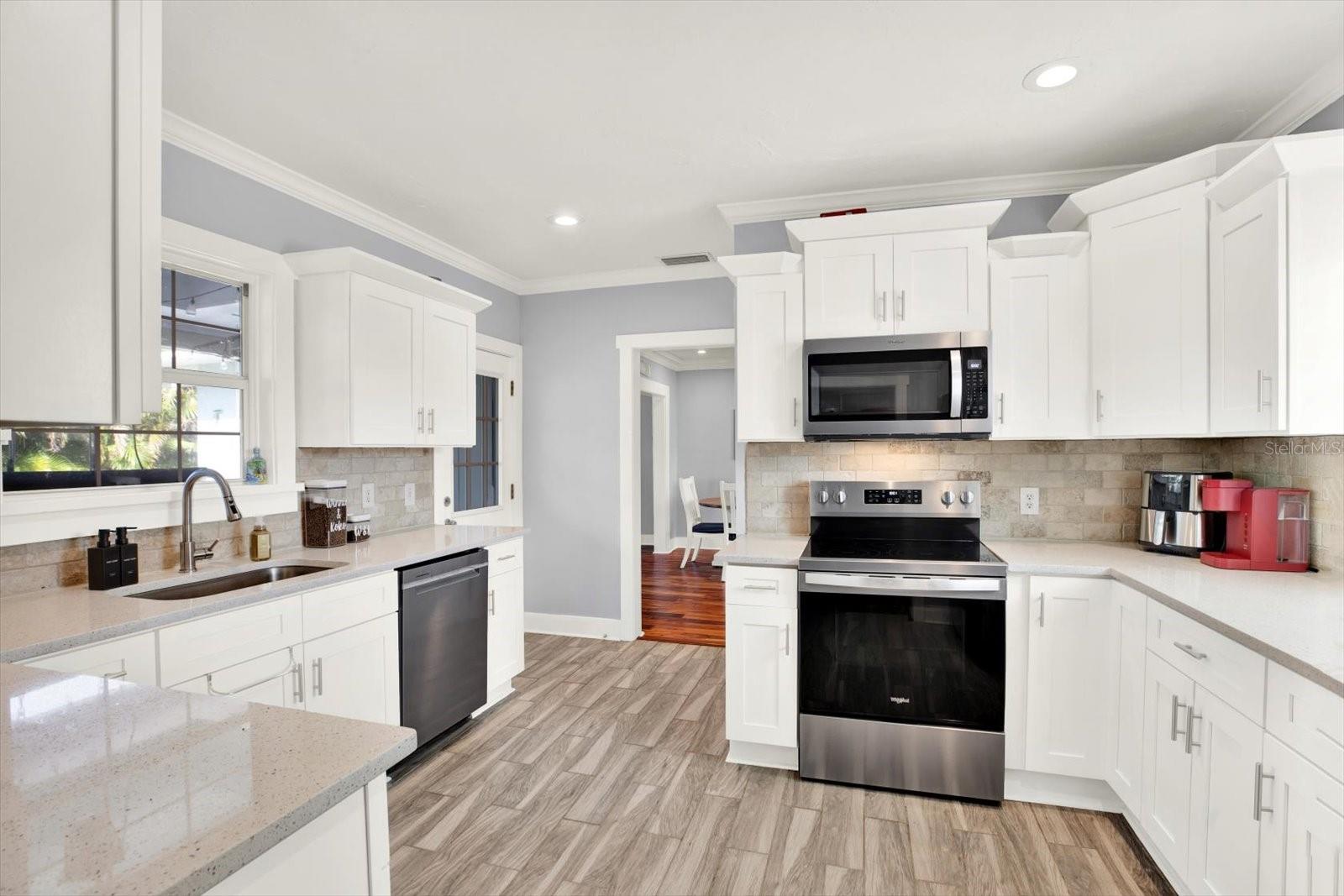 15656 1ST ST E, REDINGTON BEACH, FL — photo 6