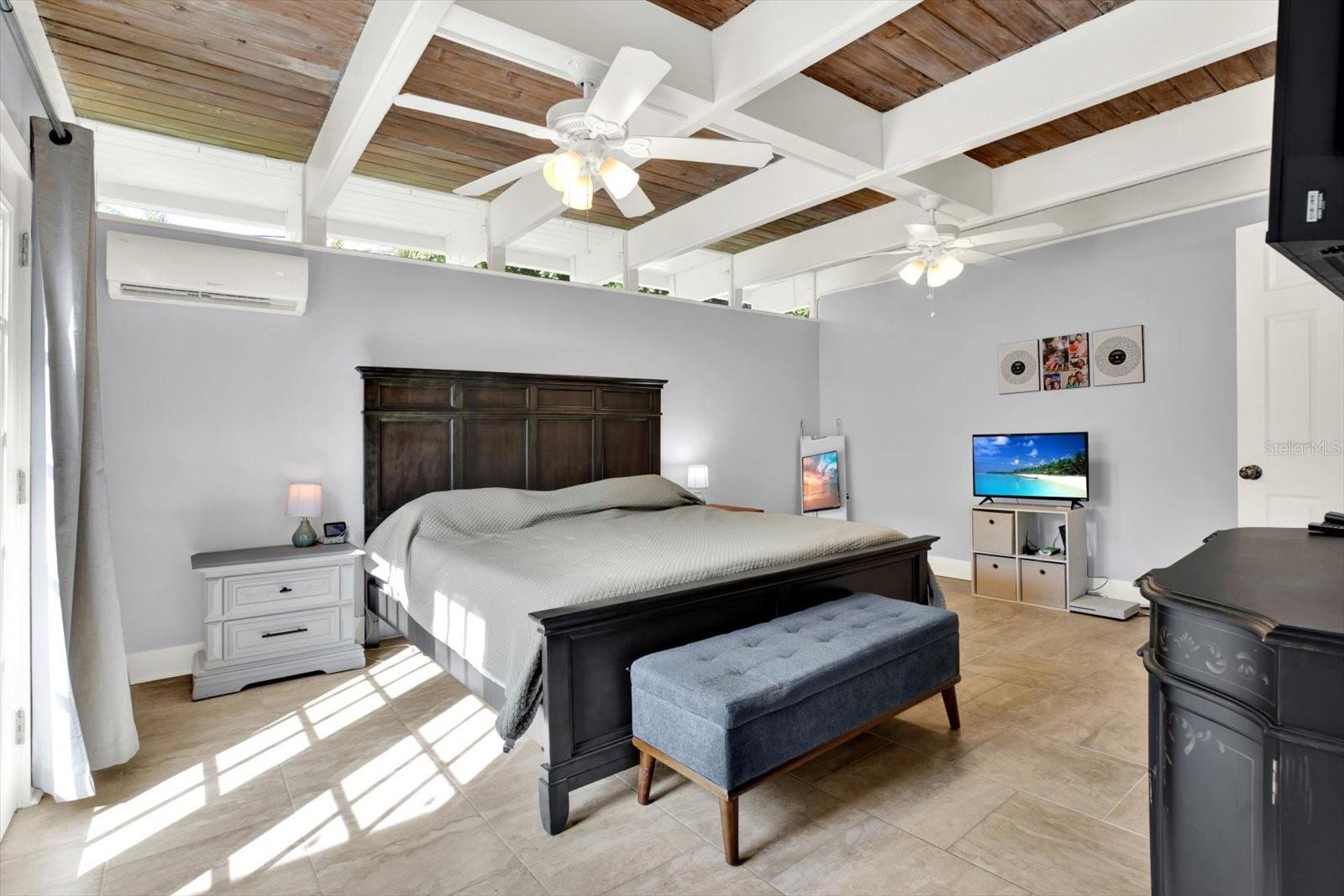 15656 1ST ST E, REDINGTON BEACH, FL — photo 12