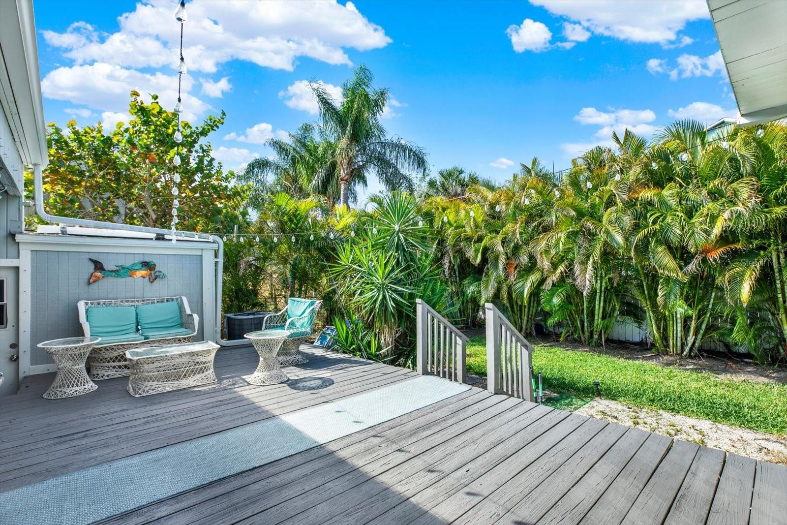 15656 1ST ST E, REDINGTON BEACH, FL — photo 22