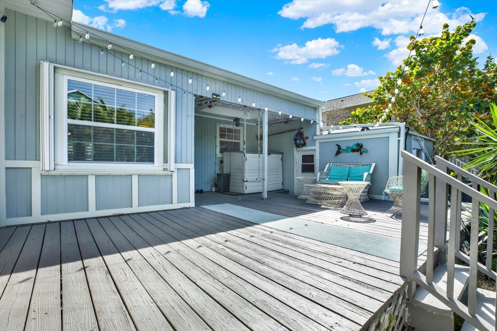 15656 1ST ST E, REDINGTON BEACH, FL — photo 23